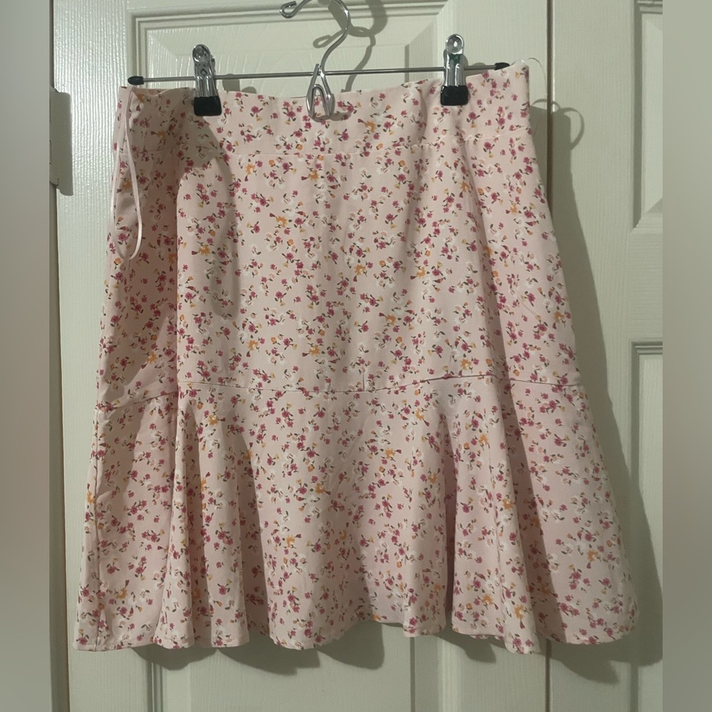 NWT blush pink skirt from francesca’s in large.